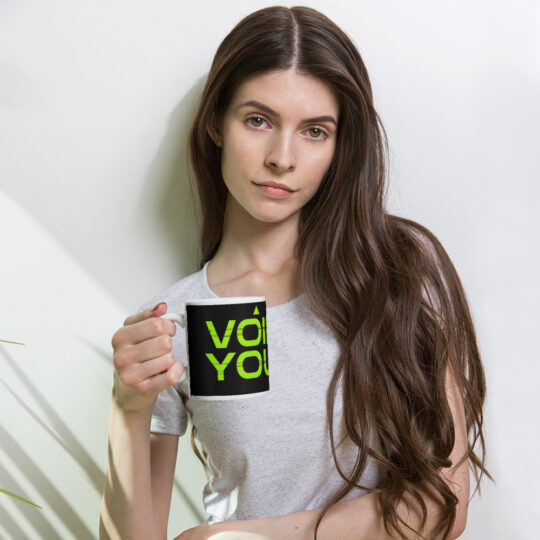 Weiße, glänzende Tasse